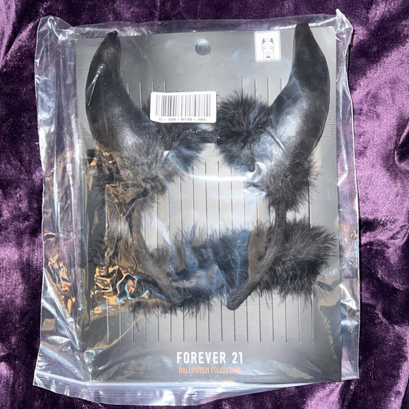 FAUX FUR HORNS HEADBAND and FAUX FUR CHOKER - Picture 4 of 4